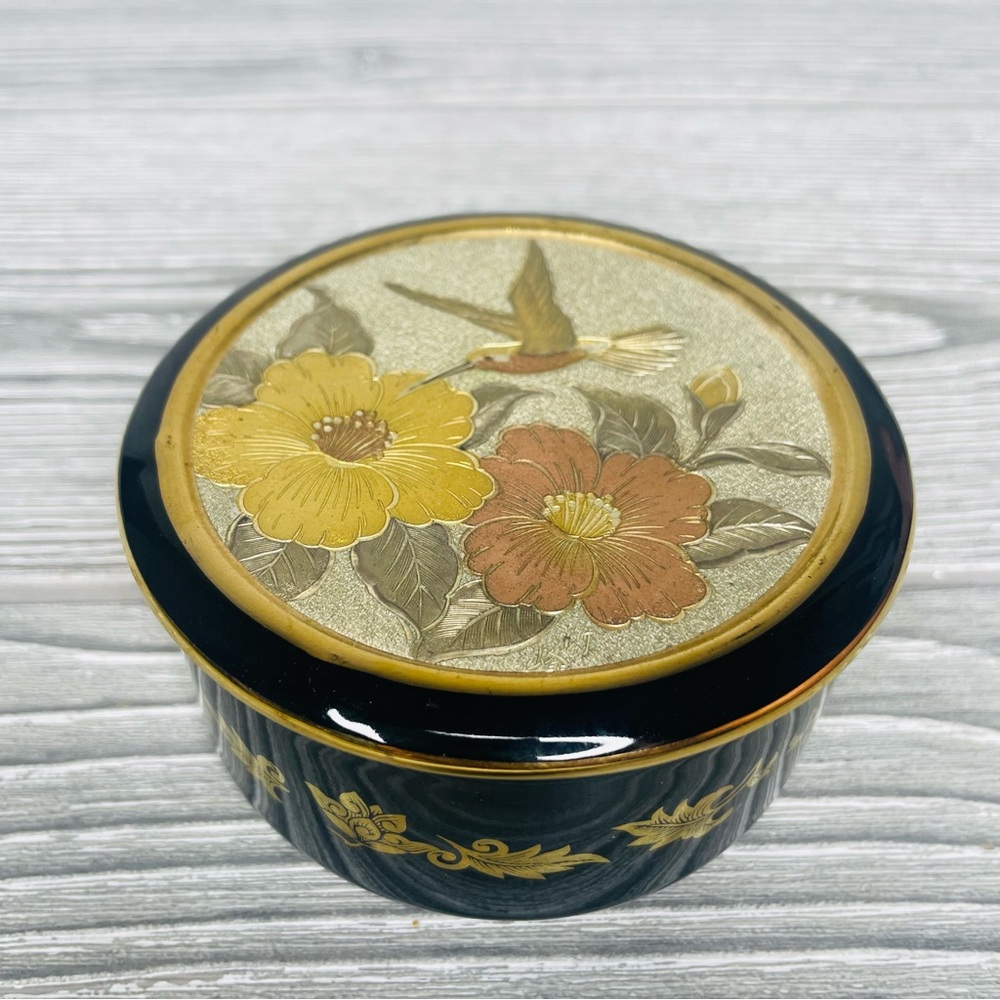 The Art of Chokin 24KT Gold-Edged Round Trinket Box humming bird and flowers